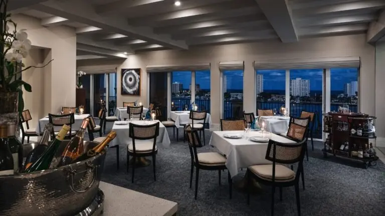 07-the-boca-raton-yacht-club-flybridge-fine-dining-with-water-v